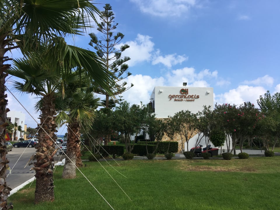 Außenansicht Hotel Geraniotis Beach