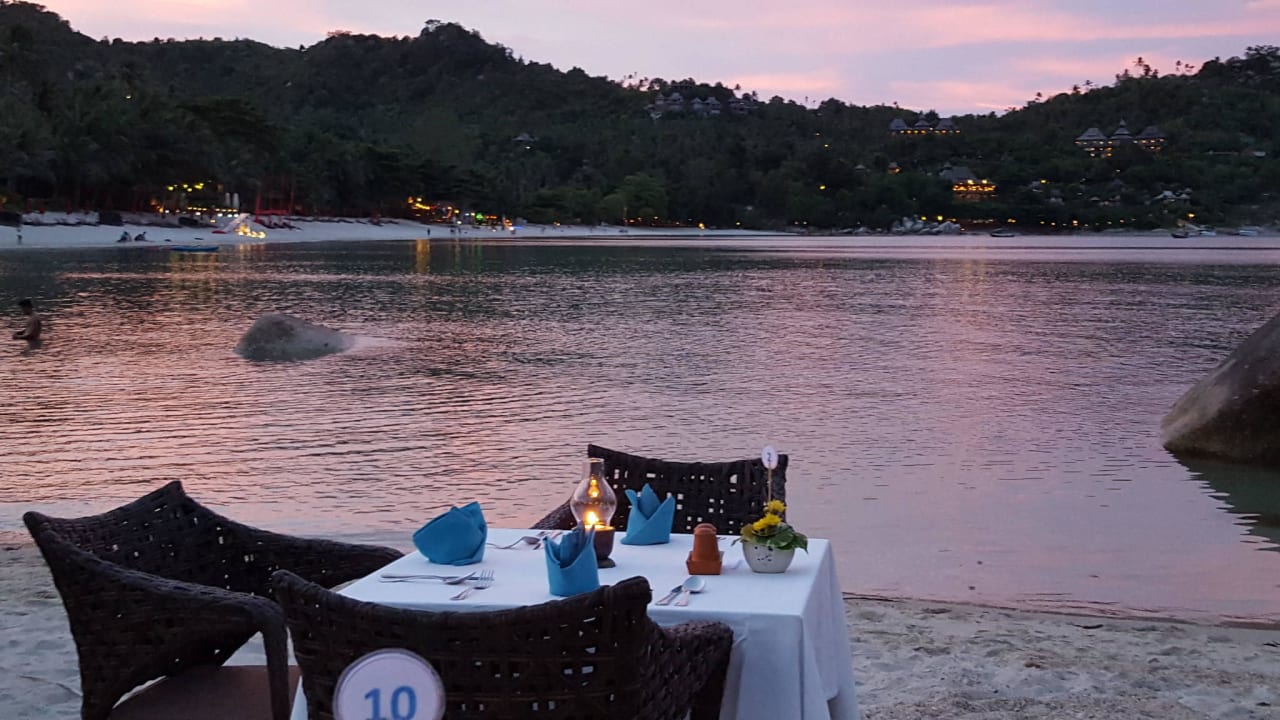 Abendessen am Strand Panviman Resort Koh Phangan
