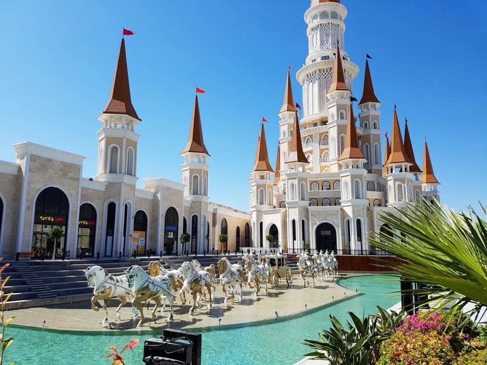 Außenansicht The Land of Legends Kingdom Hotel