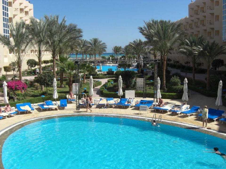 Garten, Pools, von der Terrasse aus gesehen Sea Star Beau Rivage