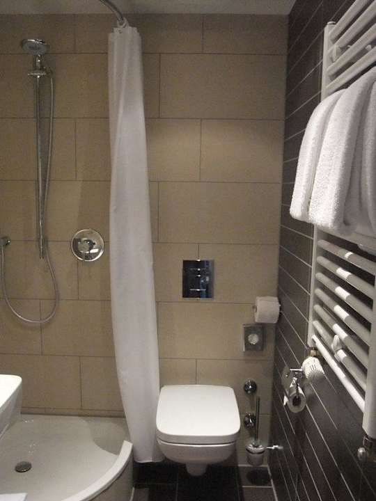 Blick ins Bad Holiday Inn - the niu, Fusion Hamburg St. Georg