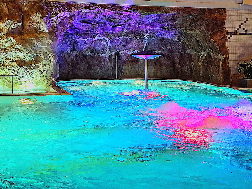 Pool Santé Royale Warmbad Wolkenstein