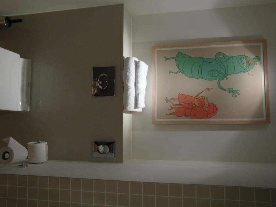 Moderne Kunst über dem WC The Gibson Hotel
