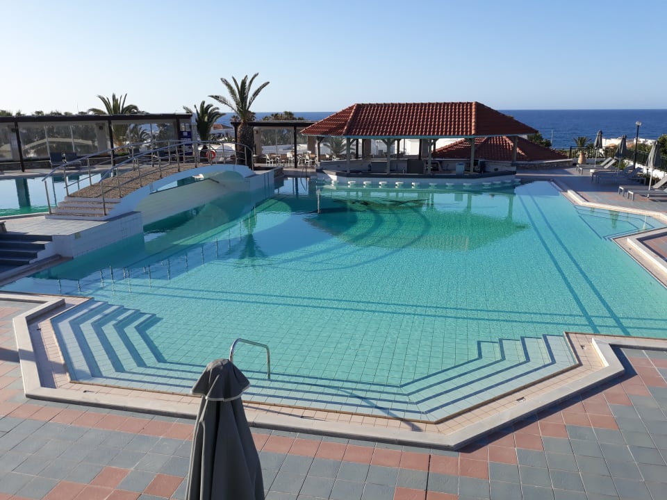 Pool Annabelle Beach Resort