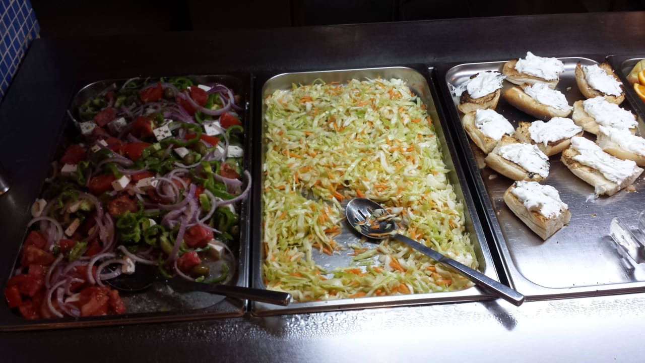 Leckeres Buffet. Danke Debby Ekaterini Hotel