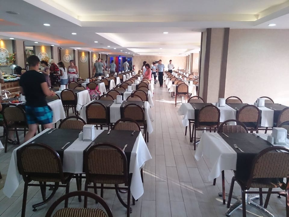 Sauber Hotel Asrin Beach