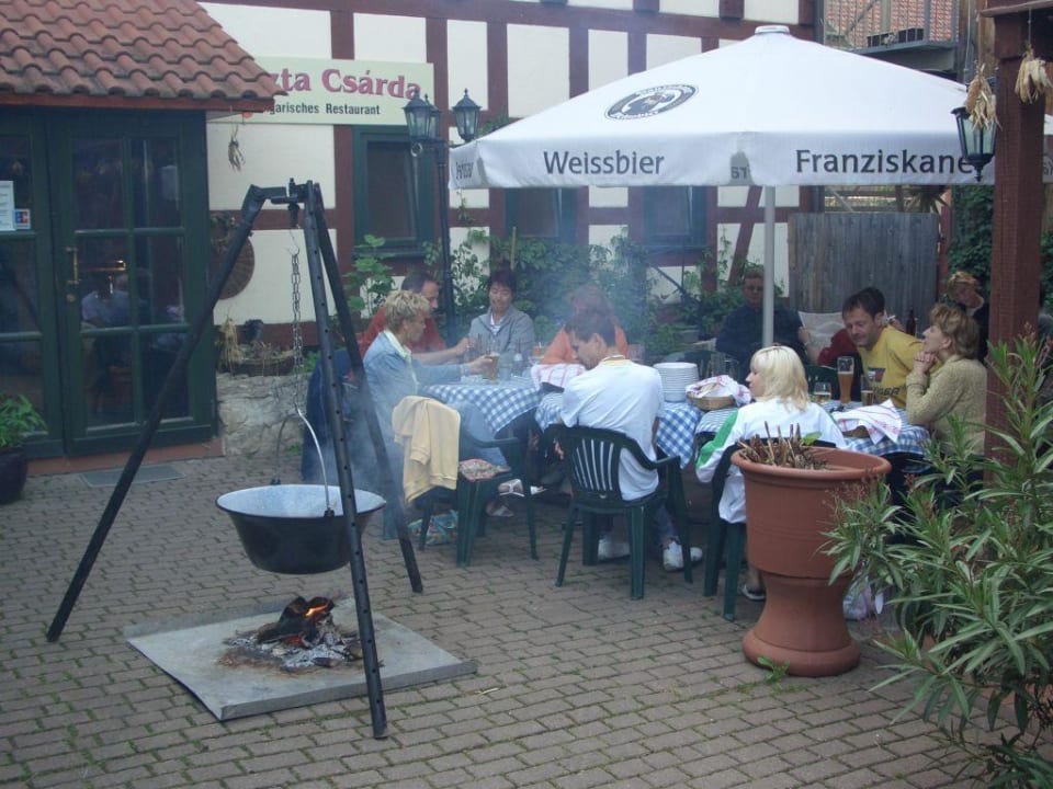Hofansicht Fachwerkhof Hotel Garni