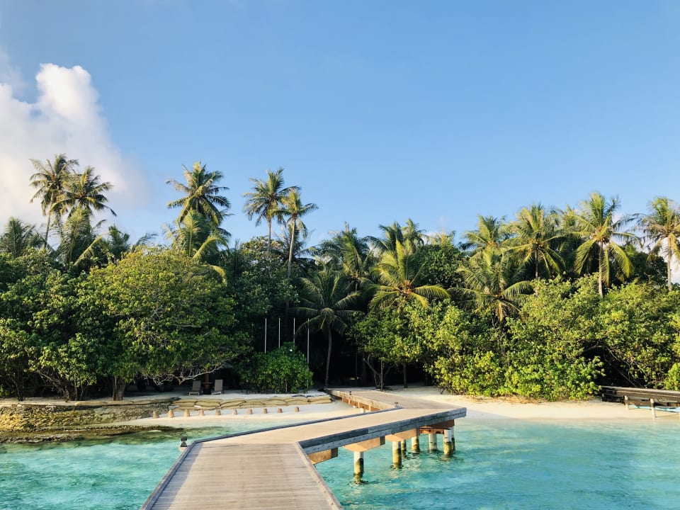 Strand Embudu Village