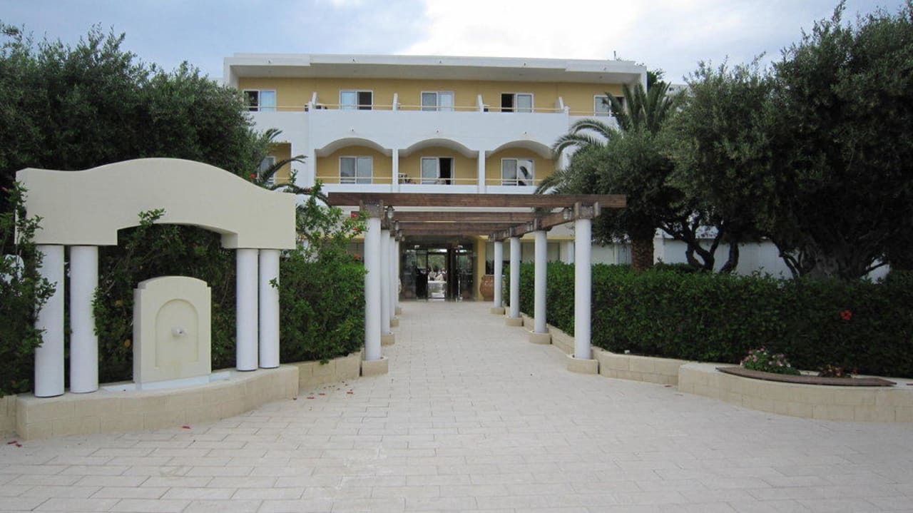 Hoteleingang TUI KIDS CLUB Alex Beach