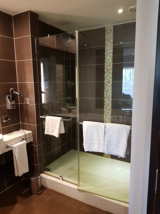 Zimmer Crystals Beach Resort Belle Mare, a member of Radisson Individuals