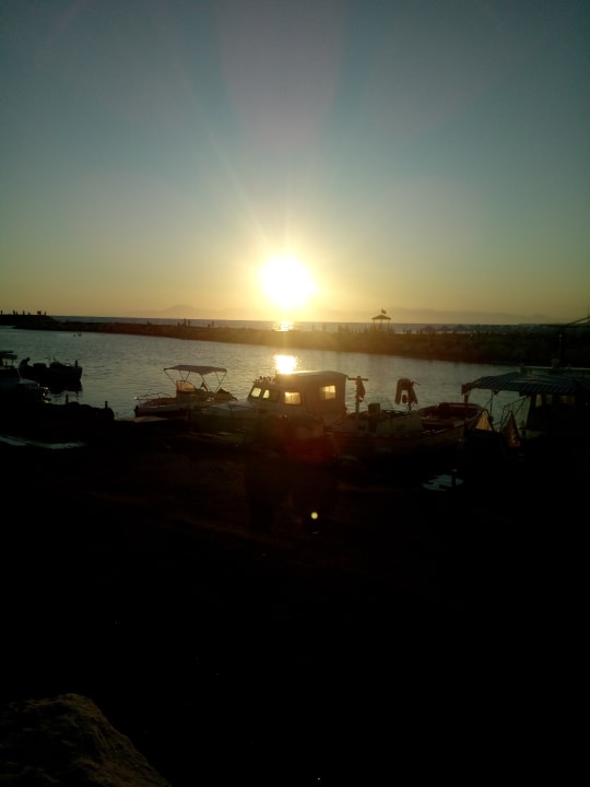 Strand Well Palace Side