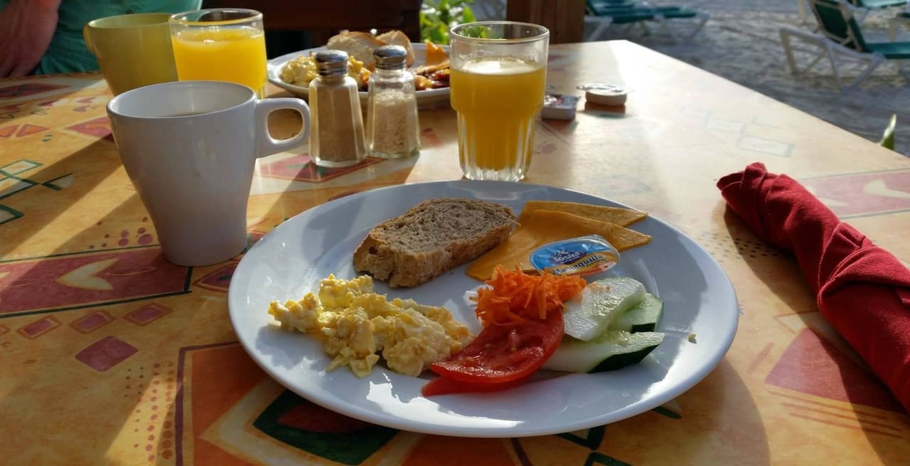 Frühstück (Terrasse direkt am Strand) whala!boca chica
