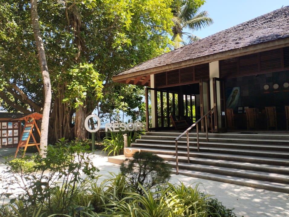 Lobby Kuredu Island Resort & Spa