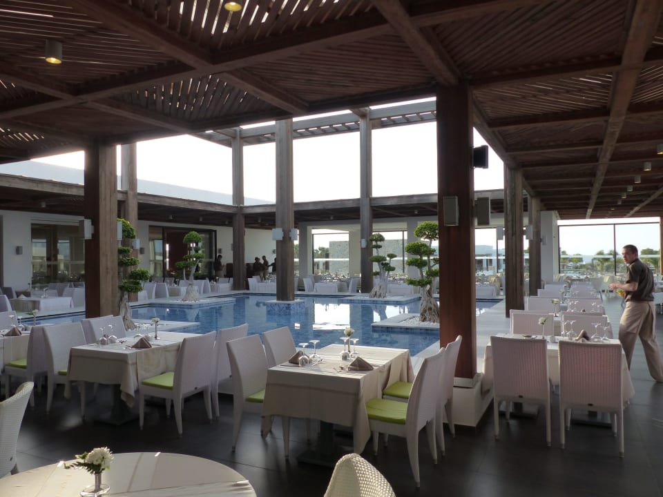 Der Außenbereich vom Restaurant TUI BLUE Palazzo del Mare