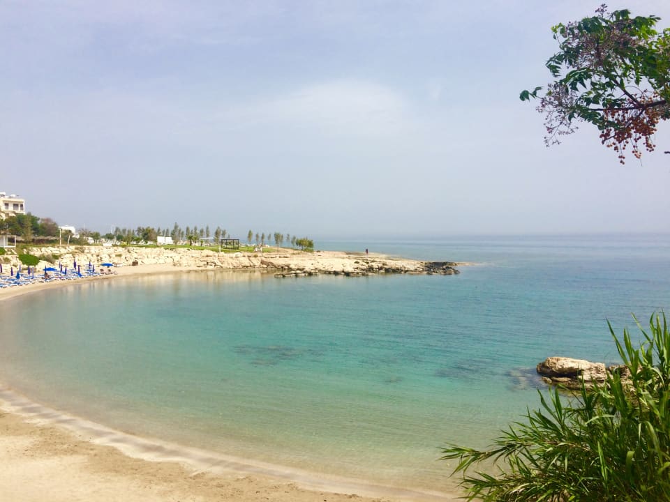 Strand Crystal Springs Beach Hotel