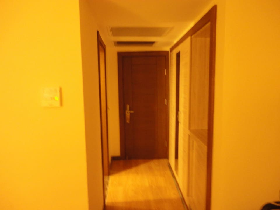 Rechts ist der Kleiderschrank Side Prenses Resort & Spa