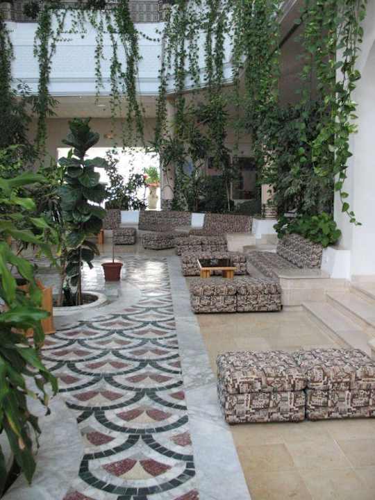 Begrünte Hotel Lobby Cyclamens Mechmoum Hotel & Spa