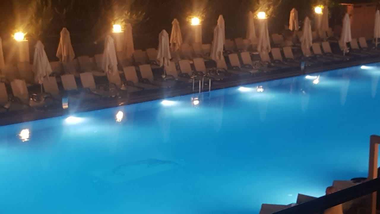 Pool Side Story Resort & Spa