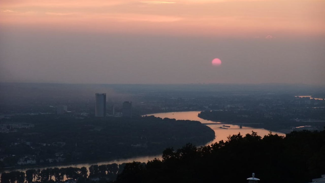 Sonnenuntergang über Bonn Steigenberger Icon Grandhotel Petersberg