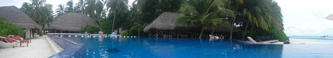Infinity Pool Kuramathi Maldives