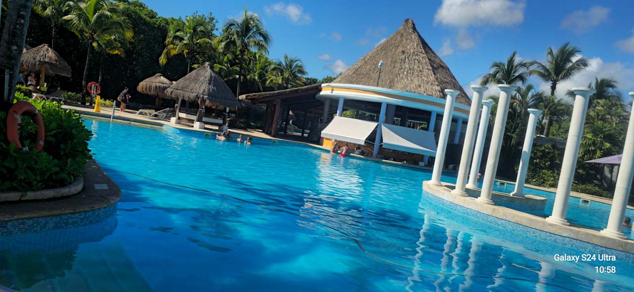 Pool Iberostar Waves Paraiso del Mar