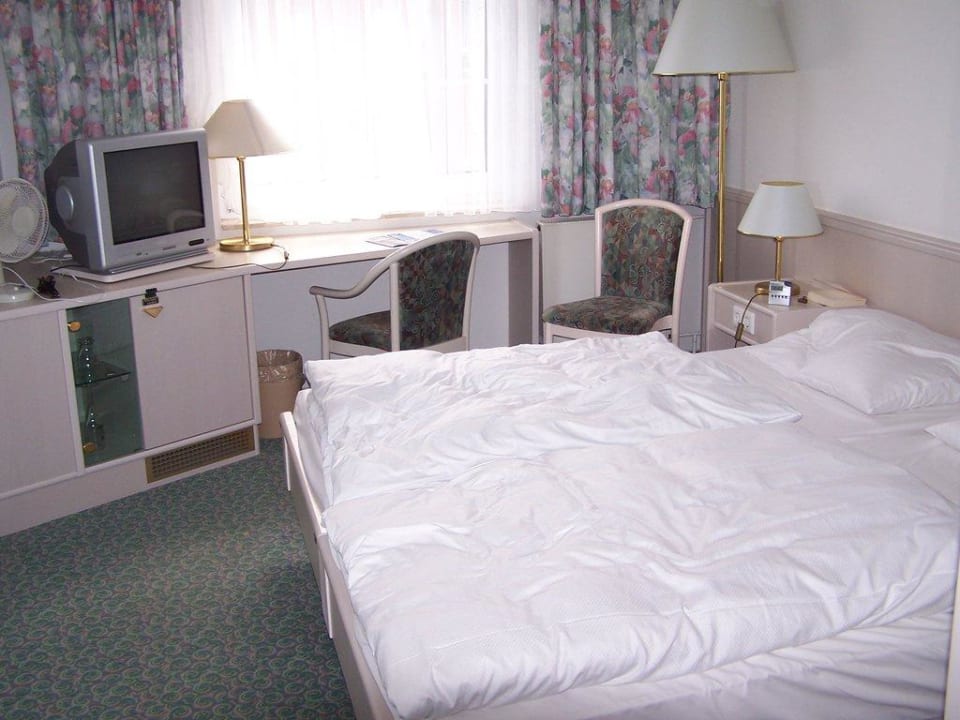 Zimmer mit Bett Van der Valk Landhotel Spornitz