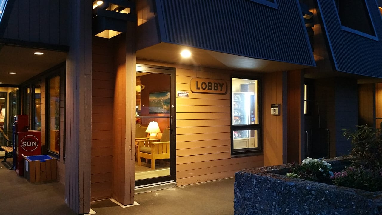 Lobby Hotel Marmot Lodge