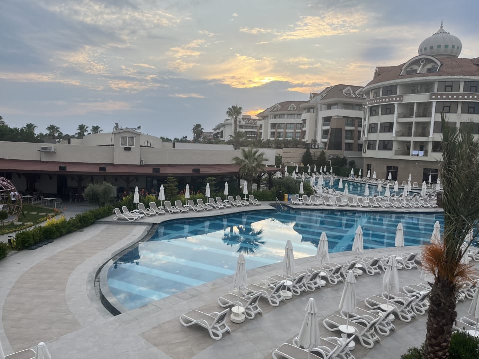 Pool Kirman Belazur Resort & Spa