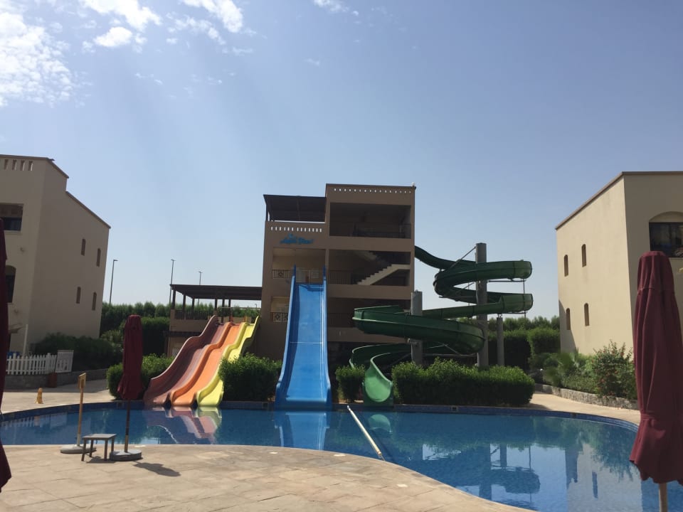 Pool The Cove Rotana Resort