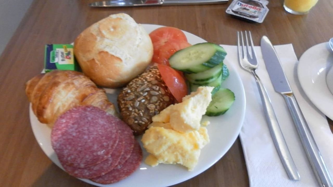 "Mein Frühstück" Holiday Inn Berlin - Centre ...