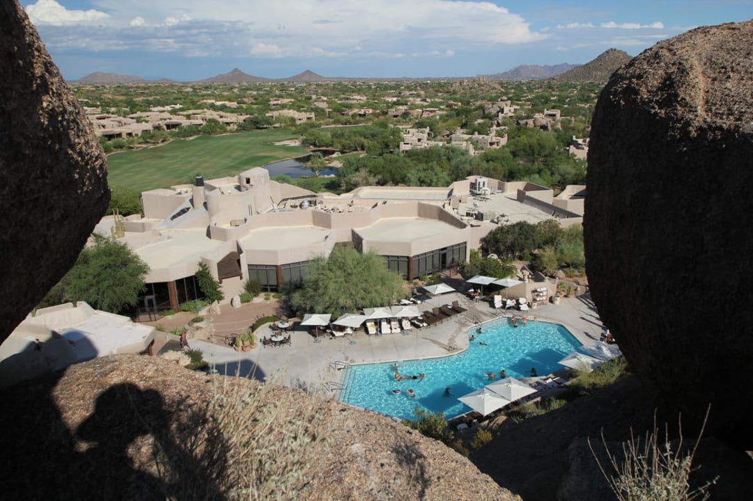 24-Stundenpool am Haupthaus Hotel The Boulders A Waldorf Astoria Resort
