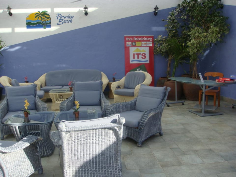 Sitzgelegenheit vor der Rezeption Barceló Portinatx - Adults only