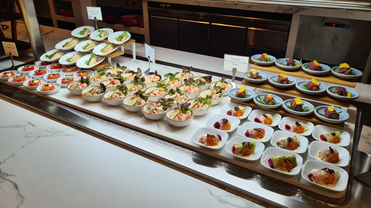 Gastro Outrigger Maldives Maafushivaru Resort