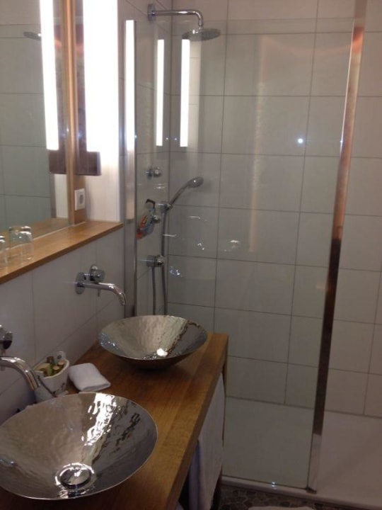 Wunderschönes Badezimmer Waldhotel Tannenhäuschen