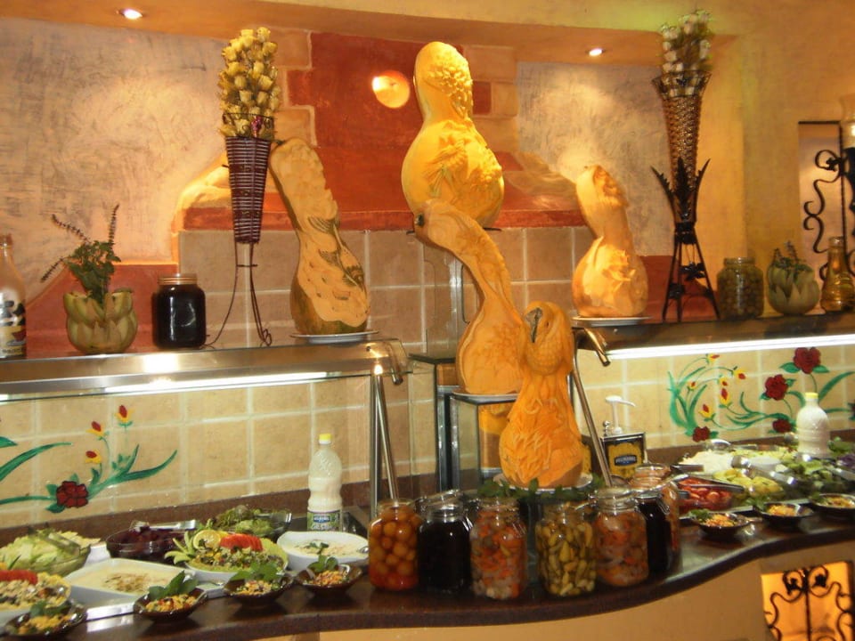 Salatbar im Hauptrestaurant Pickalbatros Alf Leila Wa Leila Resort - Neverland Hurghada