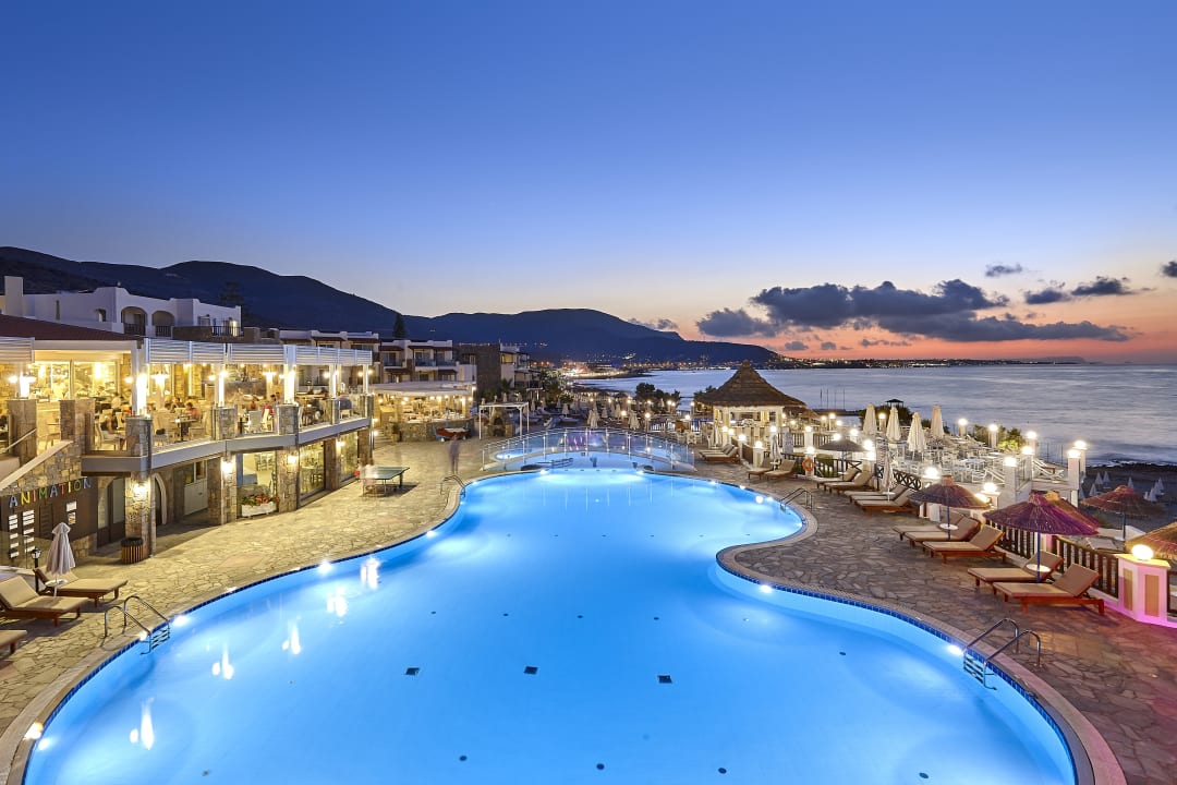 Außenansicht Alexander Beach Hotel & Village Resort