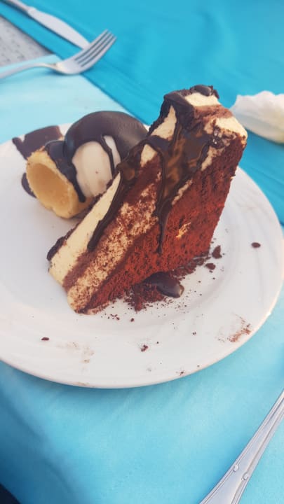 Gastro Quattro Beach Spa & Resort