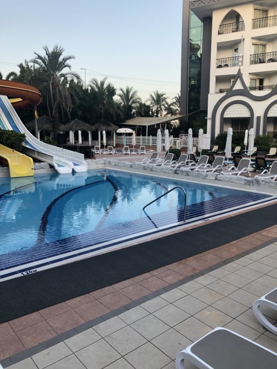 Sport & Freizeit Well Palace Side