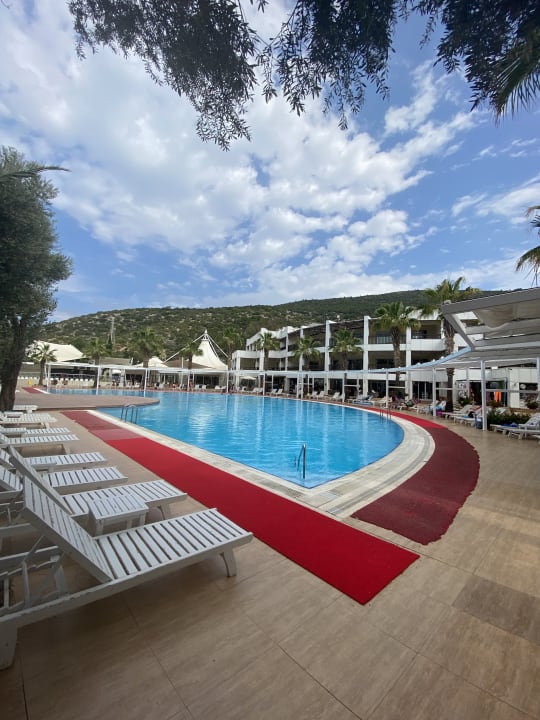 Pool Latanya Park Resort