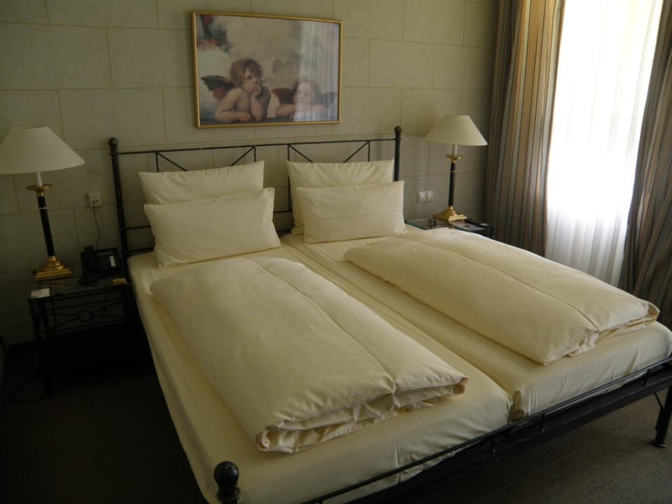 Cama Hotel Elbflorenz Dresden