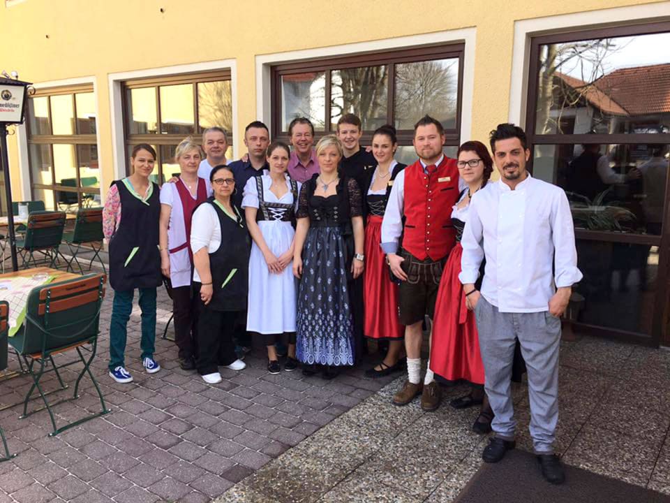 Unser Team freut sich auf Ihren Besuch! Hotel & Restaurant Post Prienbach