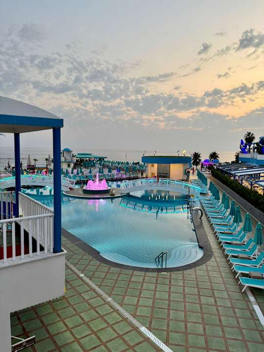 Pool Granada Luxury Beach