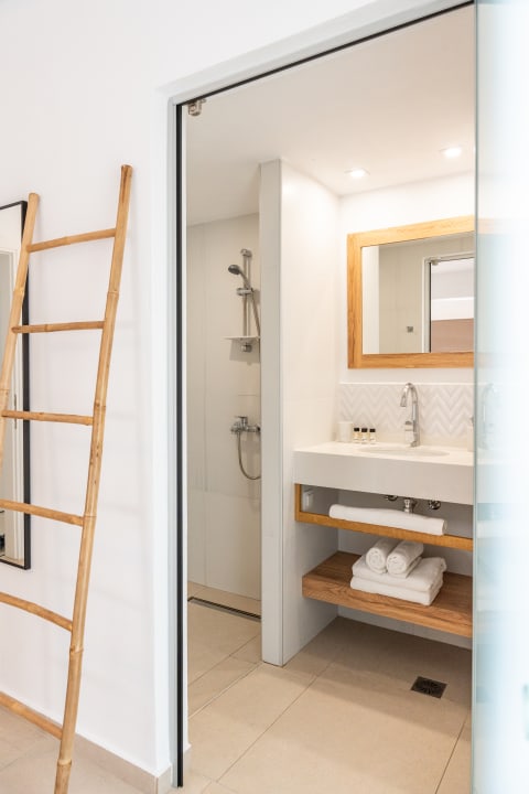 Zimmer Sea Breeze Hotel