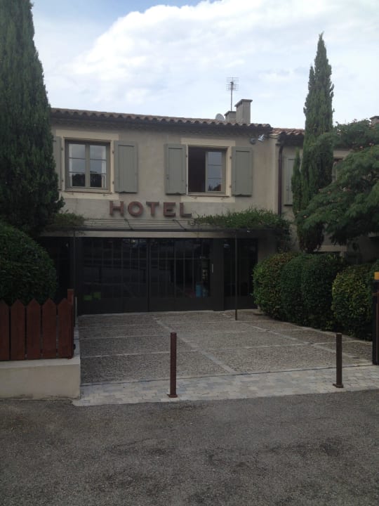 ...auf das Nebengebäude Hotel Montmorency