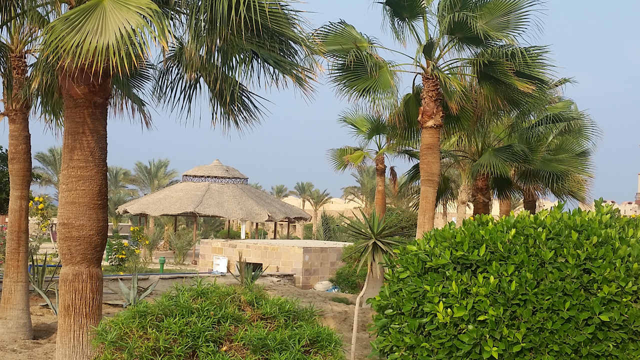 Außenansicht Pensée Royal Garden Beach Resort