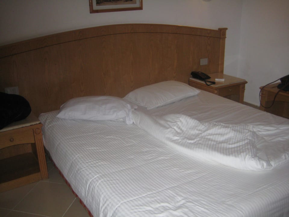 Mega hartes Bett Pickalbatros Alf Leila Wa Leila Resort - Neverland Hurghada