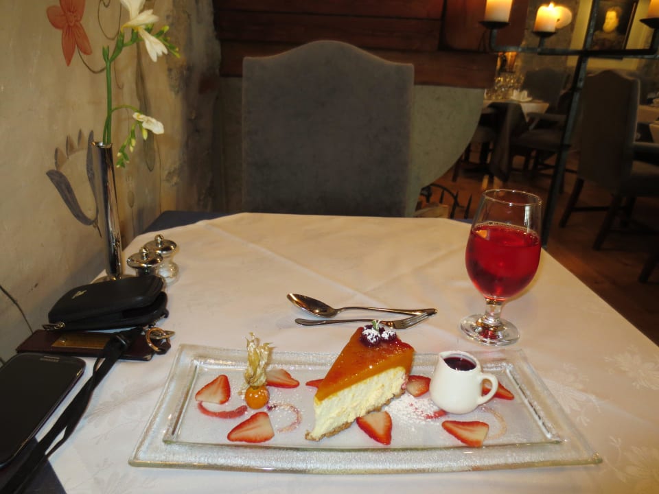 Тыквенный чизкейк с компотом Schlössle Hotel