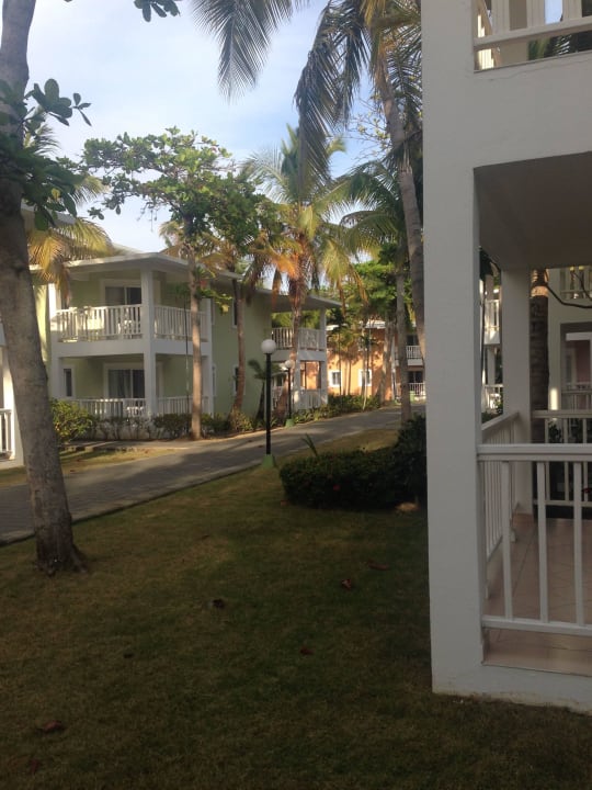 Blick in die Häuschen mit Zimmern Playabachata Hotel