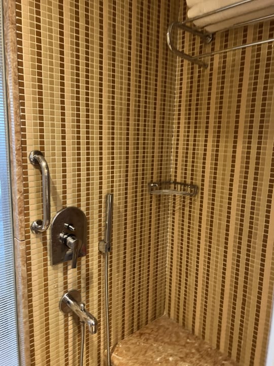 Zimmer Melas Resort Hotel