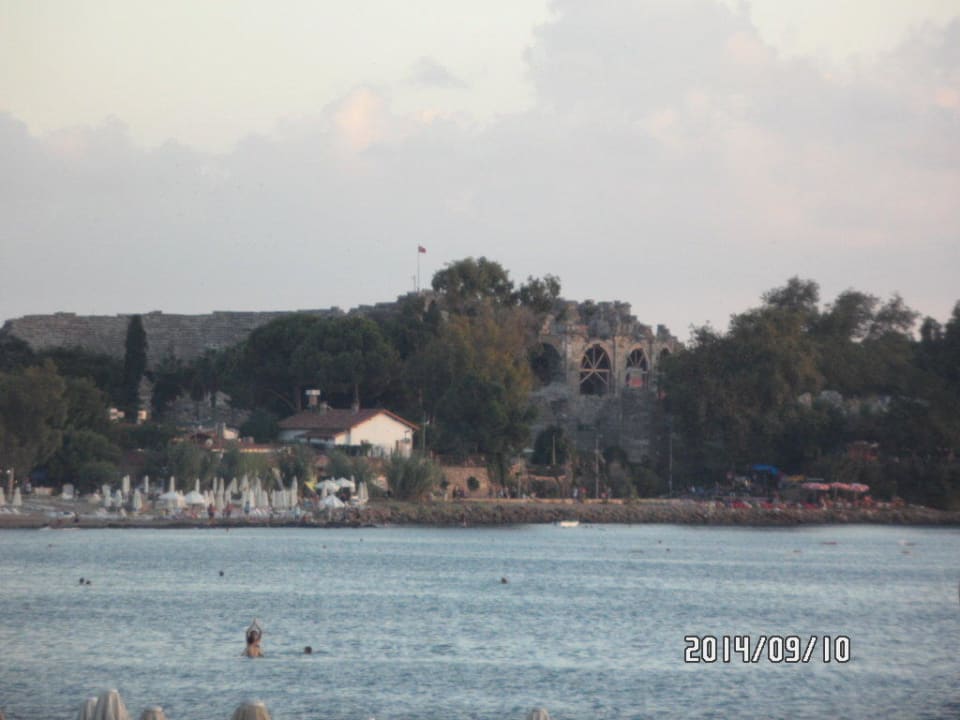 Blick zu antiken Stätten Side Bay Hotel